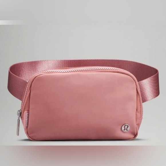 lululemon athletica Handbags - Lululemon Everywhere Belt Bag *1L